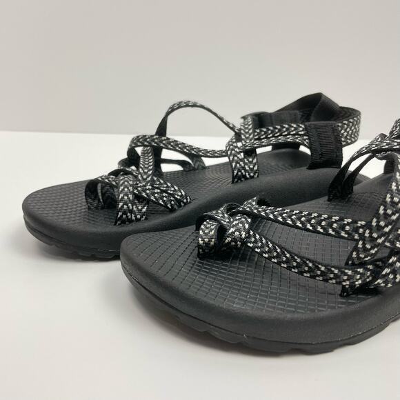 Chaco | ZX/2 Classic Black & White Outdoor Hiking Sandals - Picture 6 of 9